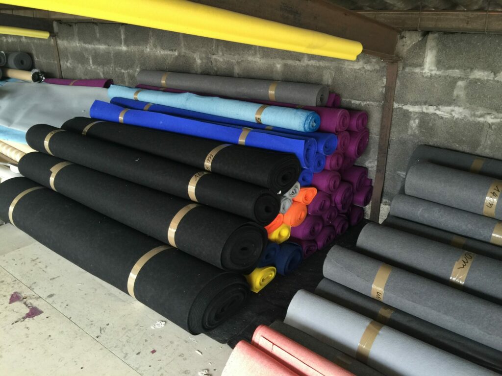 Rouleaux de moquettes en stock